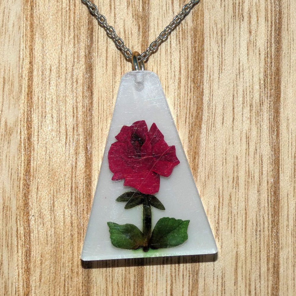 Vintage Red Rose Necklace Plastic Flower Pendant Valentine's Day Gift Love